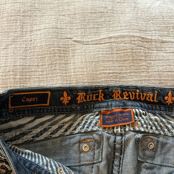 *****SOLD****Rock Revival Capri. - Picture 2 of 4